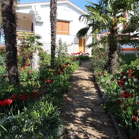 One-bedroom Near Sea 2 Apartament Malinska