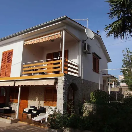 One-bedroom Near Sea 2 Malinska