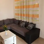 One-bedroom Near Sea 2 马林斯卡