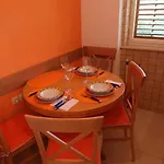 One-bedroom Near Sea 2 马林斯卡