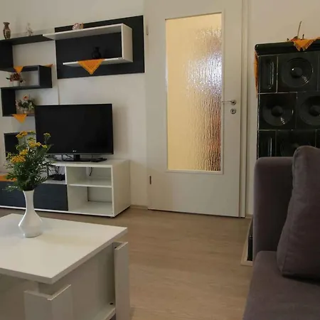 公寓 One-bedroom Near Sea 2 *