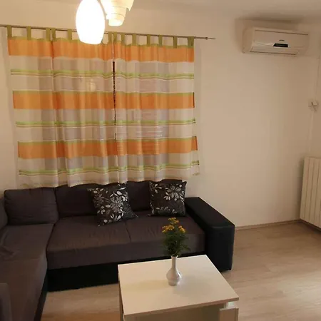 One-bedroom Near Sea 2 Appartamento Malinska