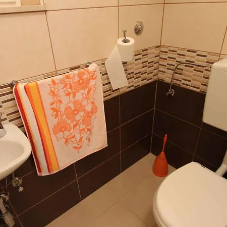 One-bedroom Near Sea 2 *