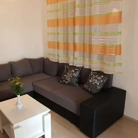 One-bedroom Near Sea 2 Malinska