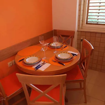 One-bedroom Near Sea 2 Malinska