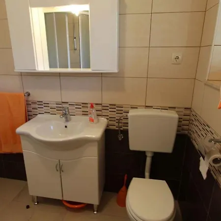 Appartamento One-bedroom Near Sea 2