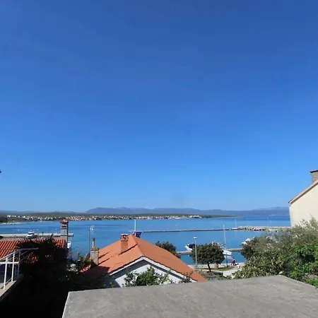 One-bedroom Near Sea 2 Apartment *