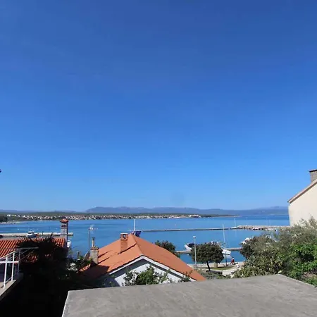 One-bedroom Near Sea 2 *
