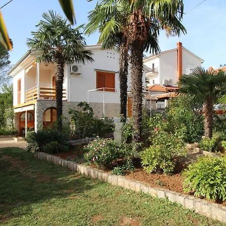 One-bedroom Near Sea 2 Apartment Malinska