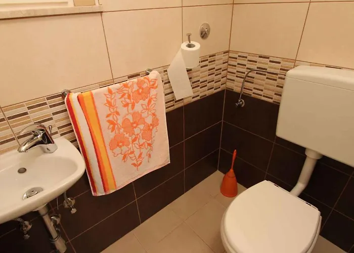 One-bedroom Near Sea 2 *