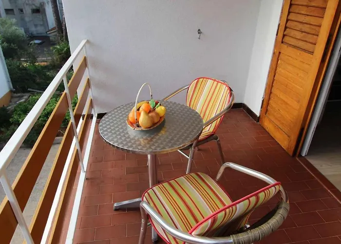 One-bedroom Near Sea 2 Lejlighed Malinska