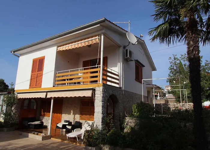 One-bedroom Near Sea 2 Malinska