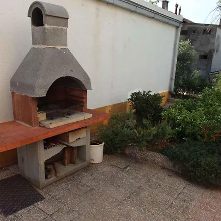 One-bedroom Near Sea 2 Appartamento Malinska